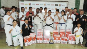 Douradenses viajam para o Campeonato Brasileiro de Karatê nesta quinta-feira