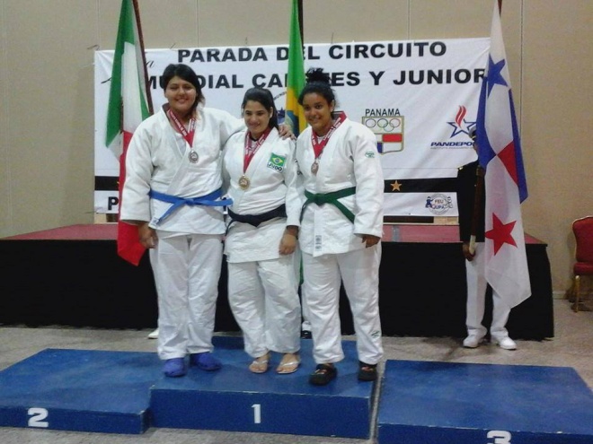 Camila Gebara é ouro no Circuito Mundial no Panamá