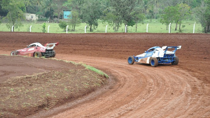 Pedro Gomes recebe estadual de velocidade na terra