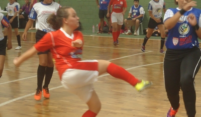 Semifinais da Copa Pelezinho agitam o sábado