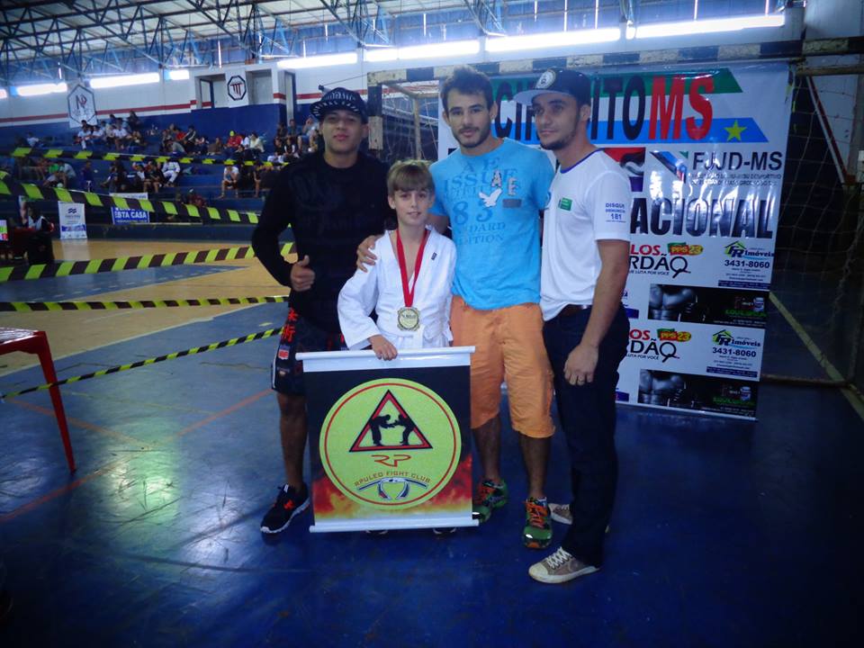 Atletas de Aral Moreira dominam competição de Jiu-Jitsu em Ponta Porã