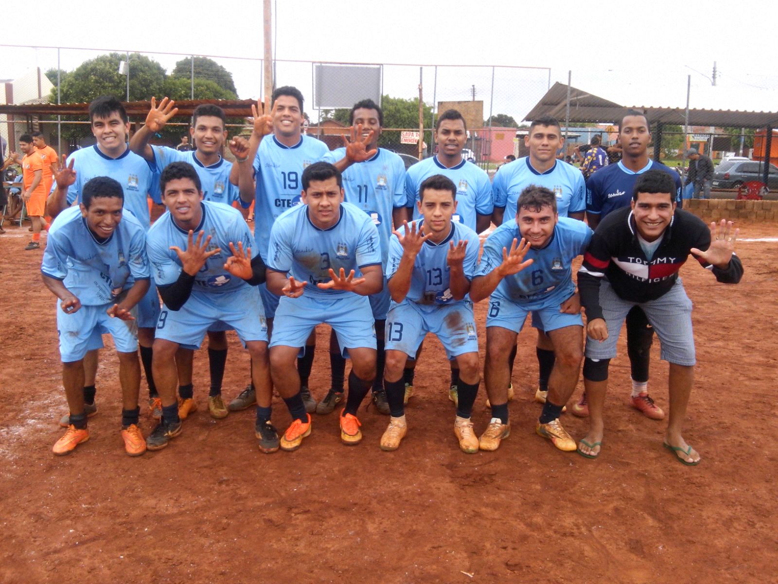 Campeonato de Várzea do Dalva de Oliveira prosseguiu com goleadas 