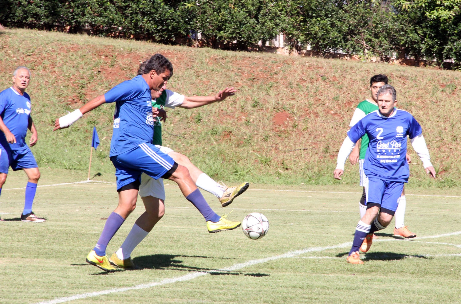 Oito gols na final emocionante da Copa da Madrugada