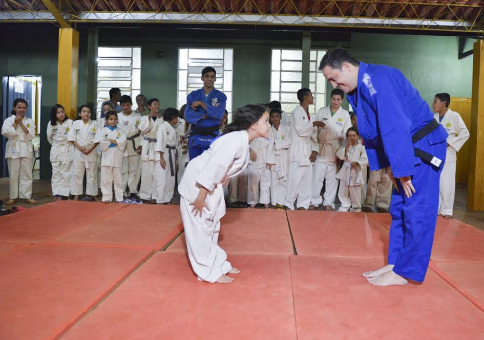 Projeto Judô Nota Dez leva aulas gratuitas no Indubrasil
