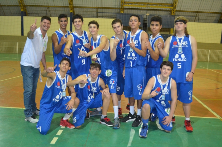 Raul Sans de Matos é o grande campeão no basquete do JECs