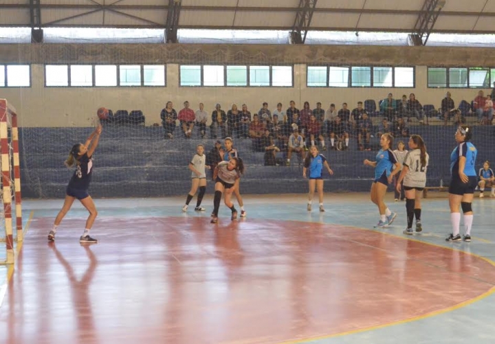 Jogos Escolares da Capital definem campeões no handebol