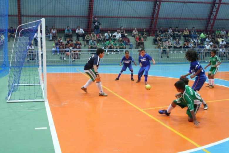 Sesc em Dourados recebe inscrições para aulas de futsal