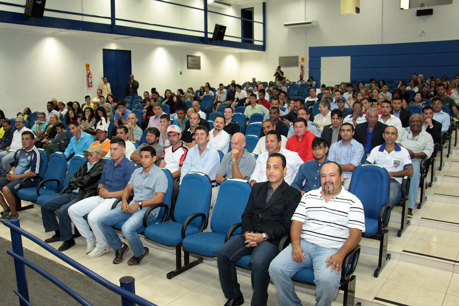 Incentivadores do futebol amador são homenageados em solenidade