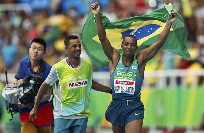 Paralimpíadas: Três-lagoense Ricardo Costa leva o ouro no salto