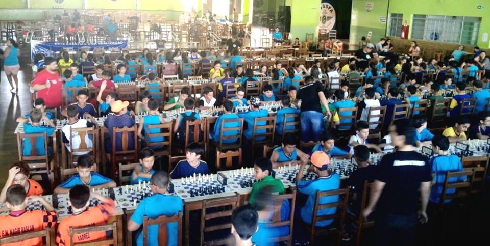 Alunos da Reme disputam xadrez no 42º Jeres
