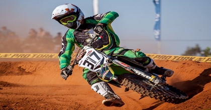 Carlos Eduardo pode conquistar título do Campeonato Paraguaio no domingo