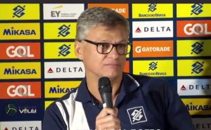 Após 16 anos, Bernardinho deixa a Seleção; Renan assume