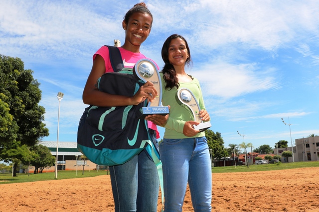 De malas prontas pra Maceió, jovens Três-lagoenses vão representar MS no vôlei de praia