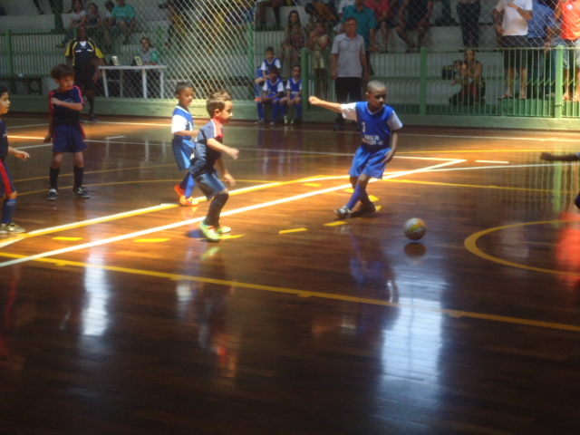 Copa Pelezinho é aberta com média de 8 gols por partida
