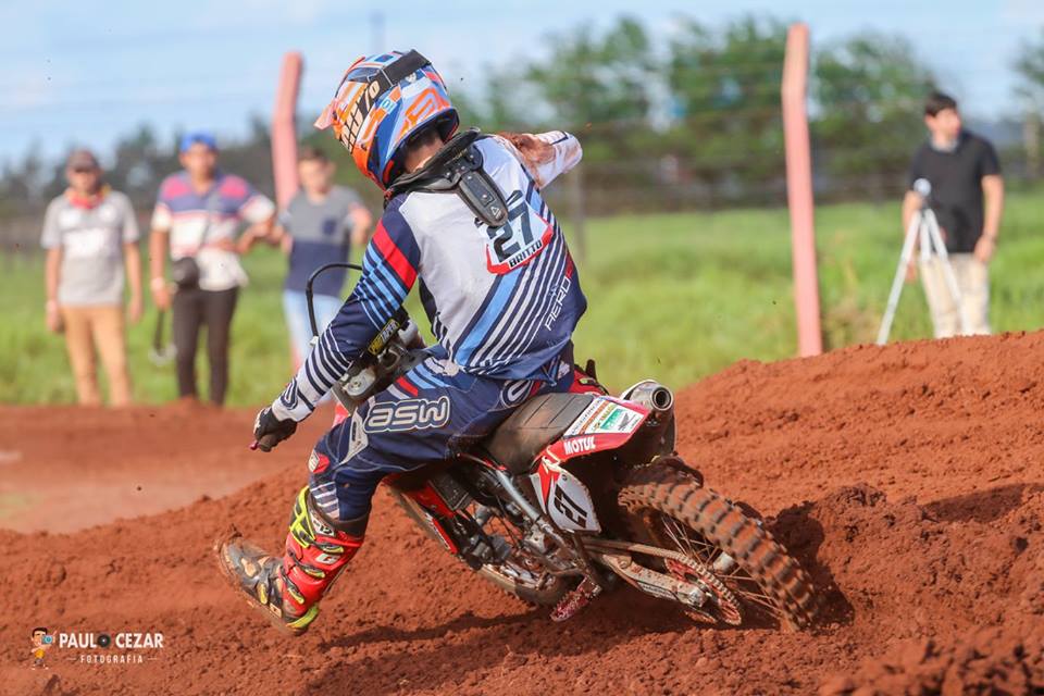 Dudu Britto fecha estreia pelo Campeonato Paraguaio no pódio