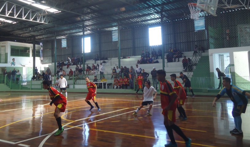 Copa Pelezinho Ensino Médio começa com três jogos na Capital