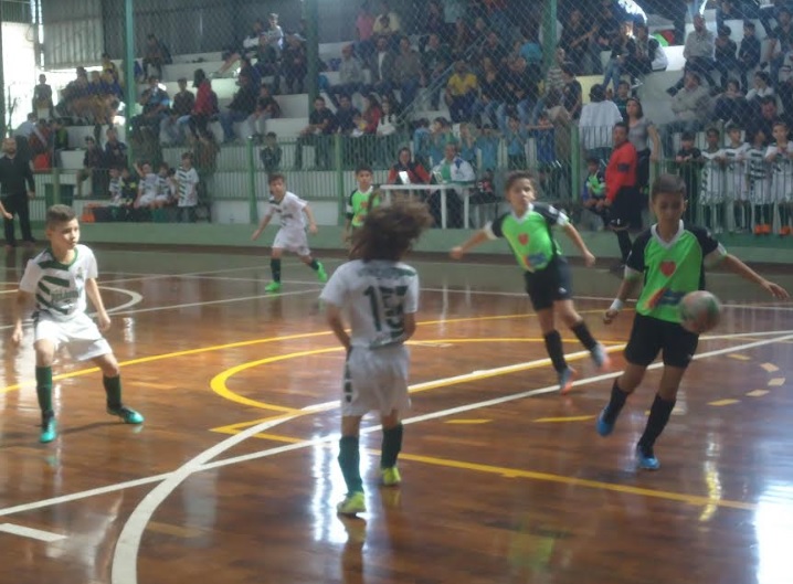 Cinco equipes se garantem na final da Copa Pelezinho Estadual