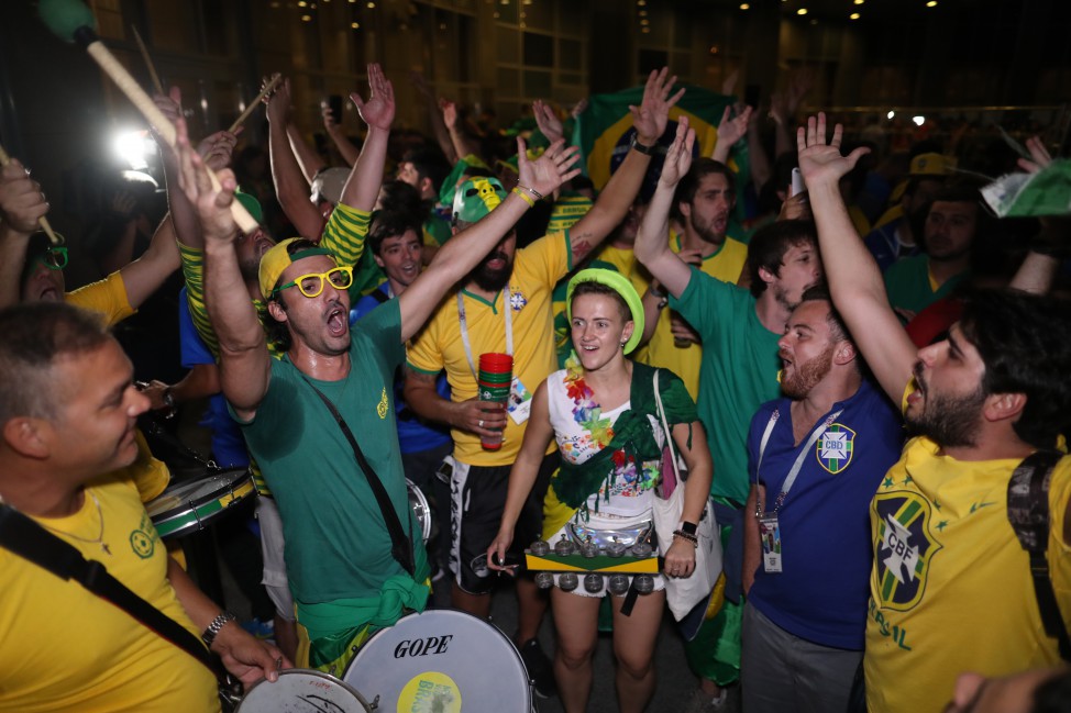 Seleção Brasileira chega a Moscou com novo show do torcedor brasileiro