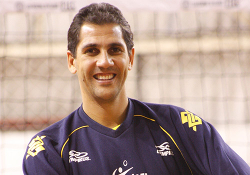 Ex-jogador de vôlei Maurício participa da 8ª Corrida Cassems