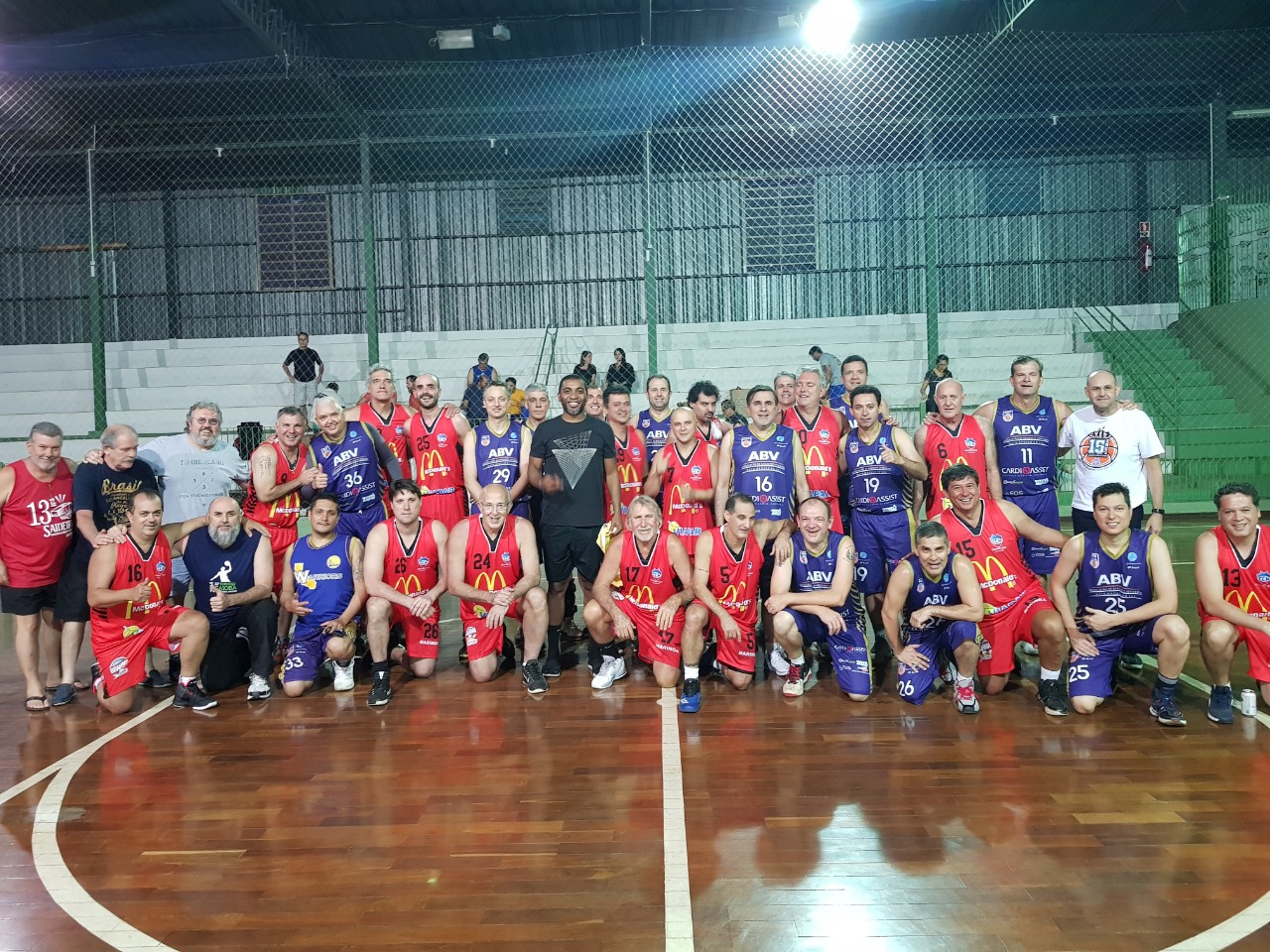 Basquete veterano (ABV/MS) homenageia personalidades em amistoso