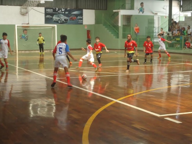 Goleada de 20 a 1 marca rodada da Copa Pelezinho de Futsal