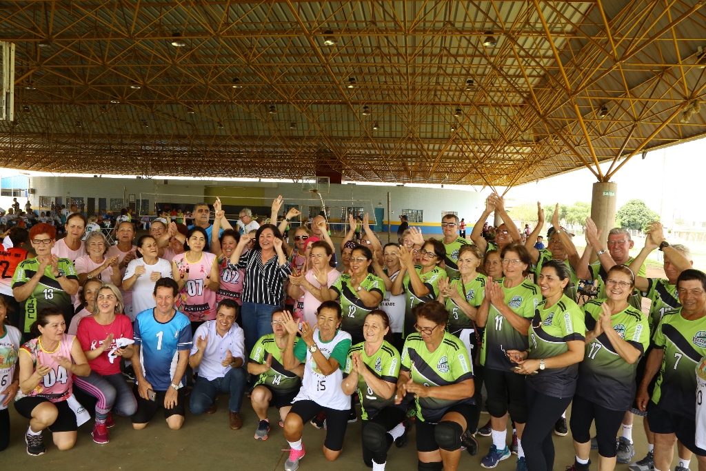 Evento de voleibol adaptado para idosos é sucesso em Dourados
