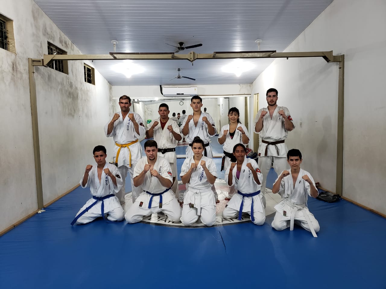 Academia de MS embarca com 13 atletas para Open Internacional de Karatê