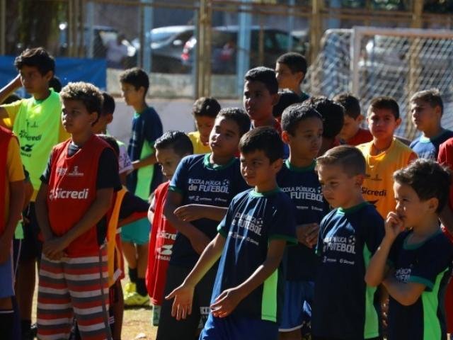 Escolinha recebe inscrições para crianças no Belmar Fidalgo