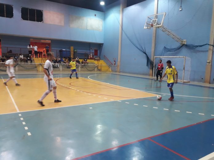 Torneio de Férias de Futsal em Dourados começa com dois jogos