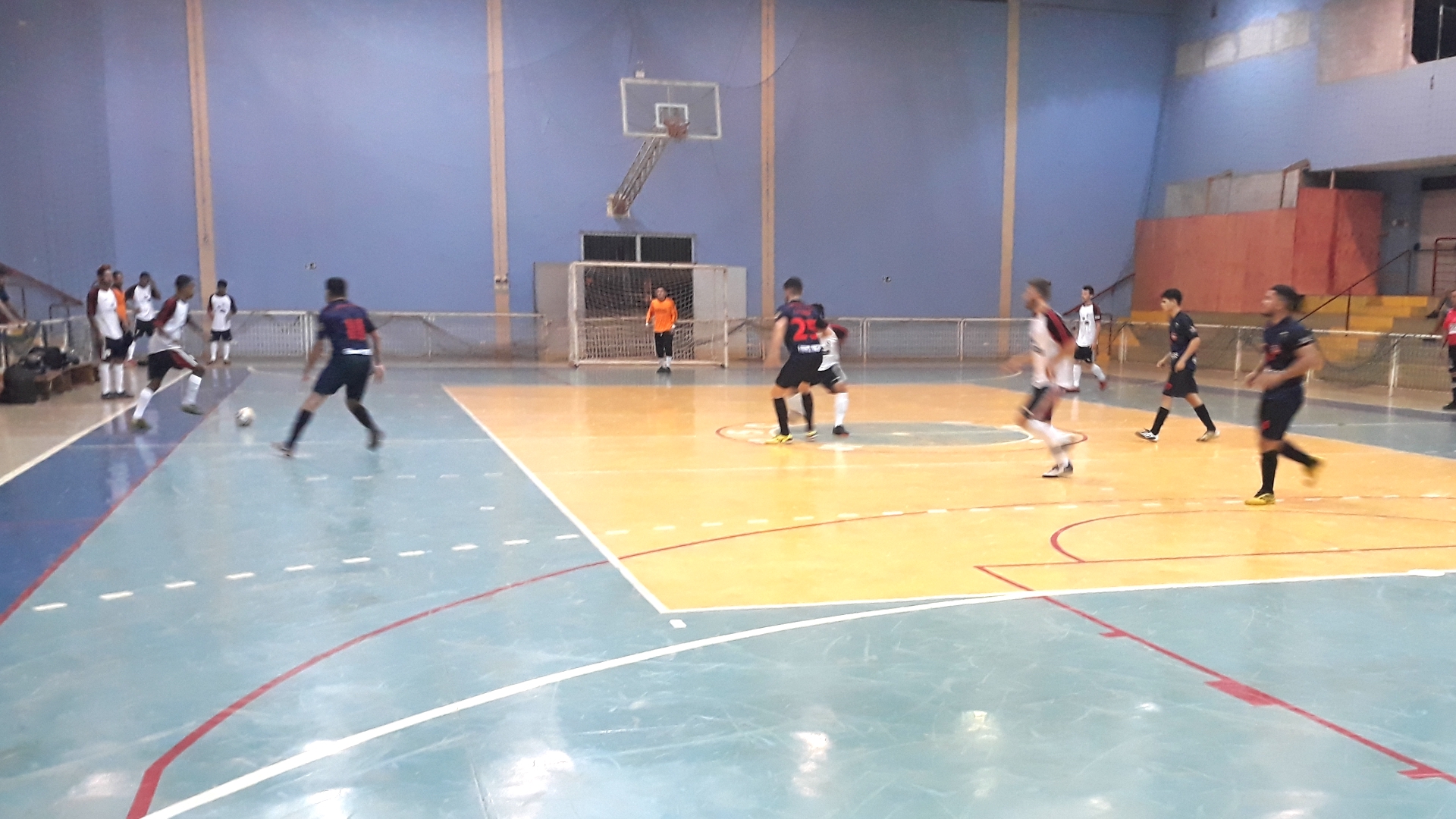 Equipes disputam a 11º Rodada do Torneio de Férias de Futsal