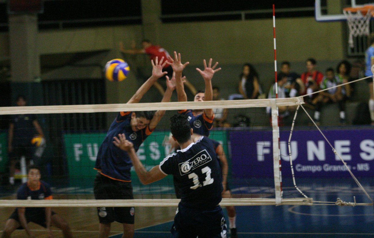 Taça Tiradentes de Vôlei decide título neste domingo