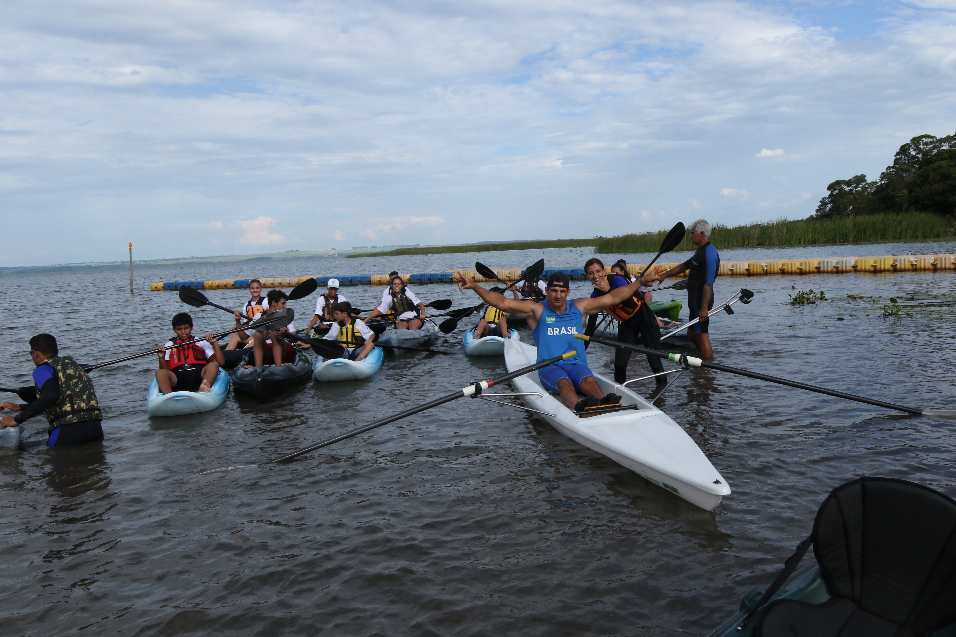Projeto oferece treinos de remo e canoagem em Três Lagoas
