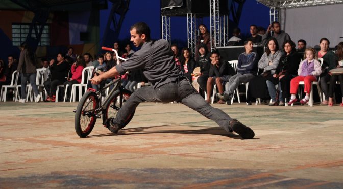 Espetáculo em Bonito﻿﻿ une prática esportiva com a dança ﻿contemporânea