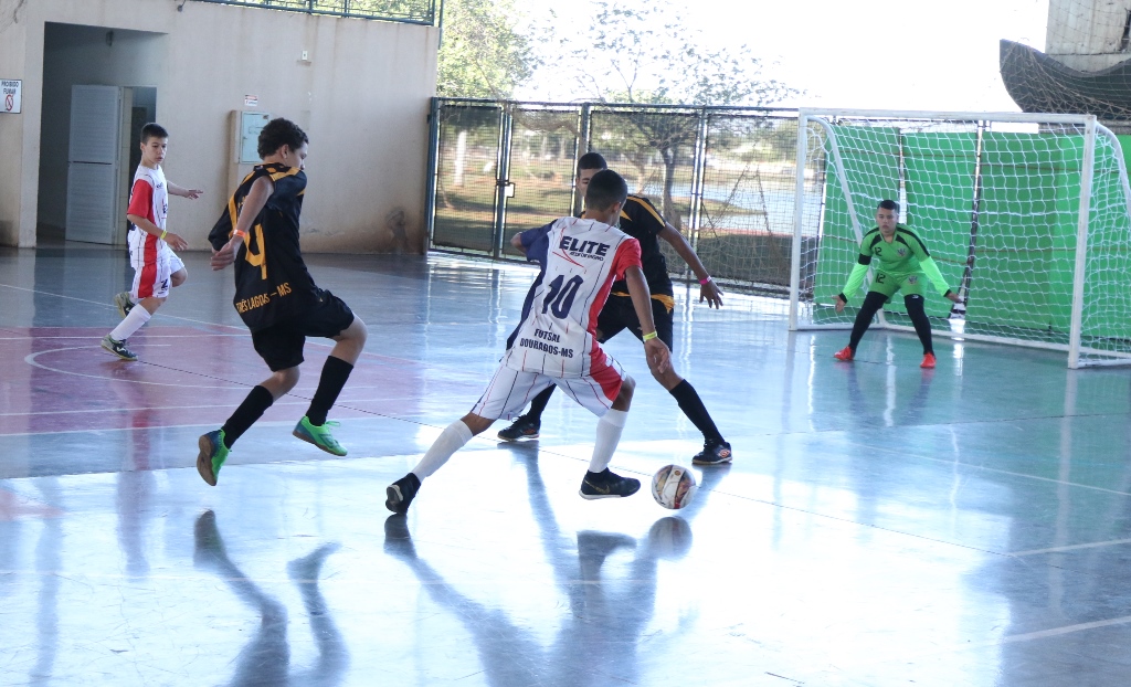 Três Lagoas realiza partidas de futsal e basquete nos Jogos Escolares