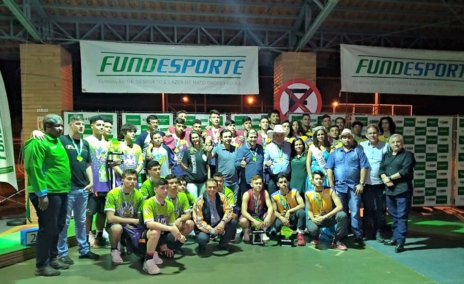 Prefeito de Três Lagoas participa de encerramento da Copa dos Campeões
