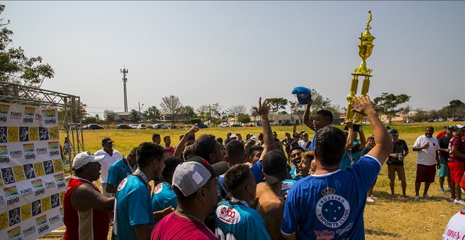 Cruzeiro vira o jogo e levanta a taça da Copa Integração