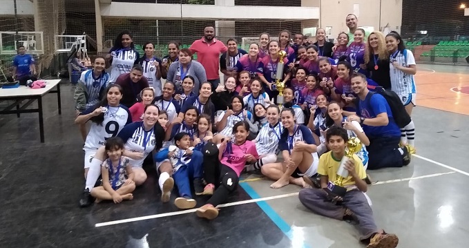 Nacional/Máfia é a grande campeã do Municipal de Futsal Feminino
