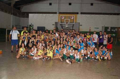 Escola Estadual de Campo Grande vence Copa de Basquete