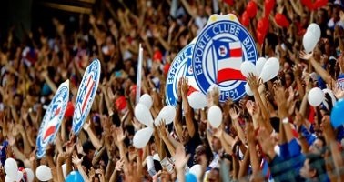 Coletivo de torcedores do Bahia cria campanha para ajudar ambulantes