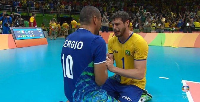 Dois brasileiros estão no top 5 de estrangeiros da Champions