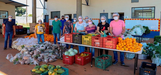 Secretaria de Esportes de Nova Andradina distribui alimentos