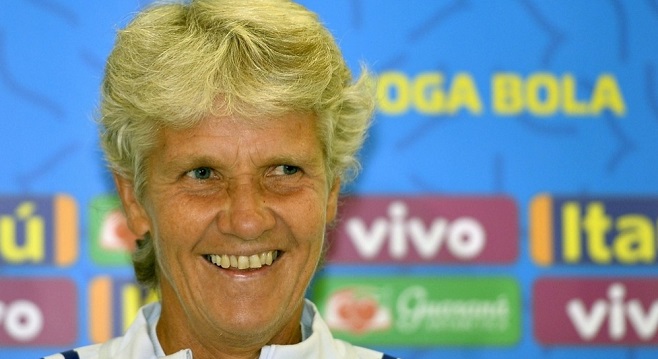 Primeira treinadora estrangeira na seleção completa um ano no cargo﻿