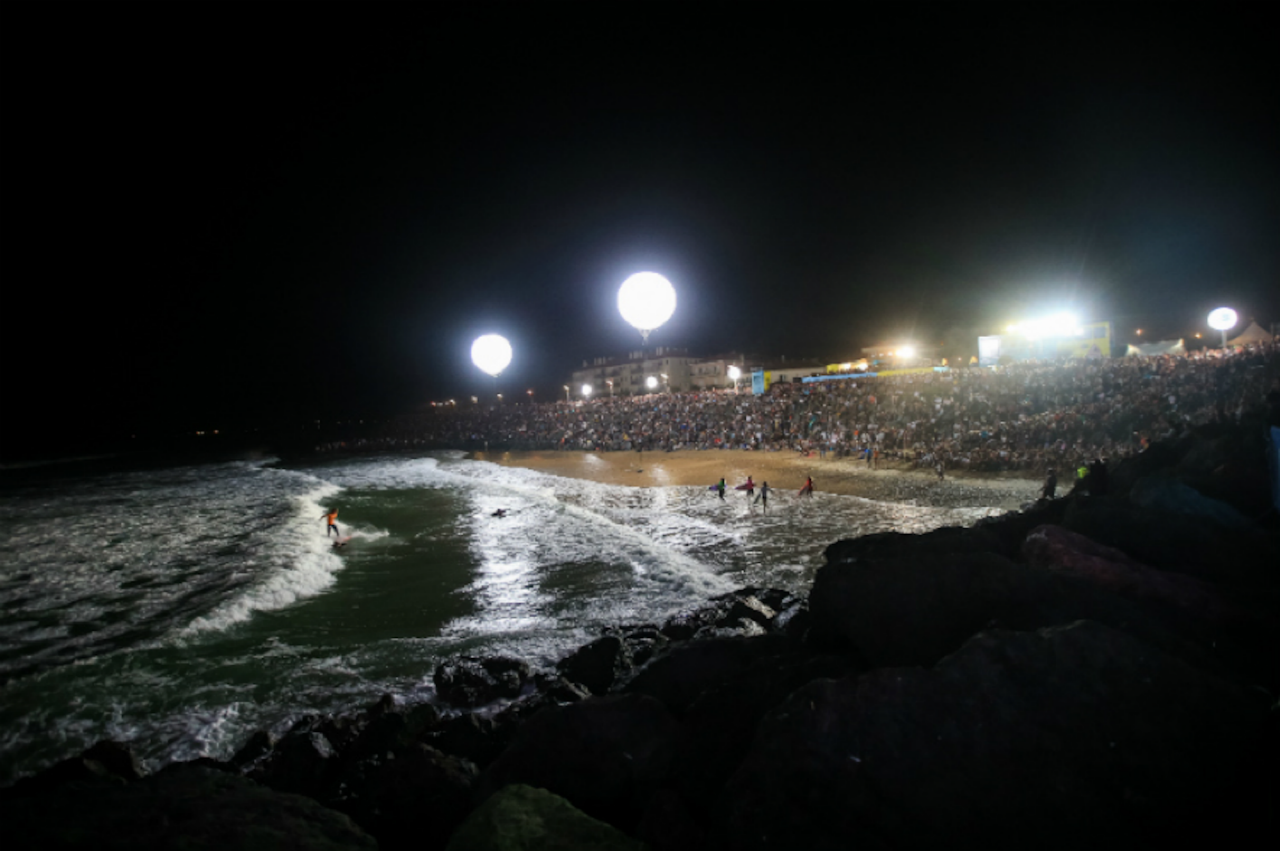 WSL confirma 1ª prova noturna do surfe no Brasil
