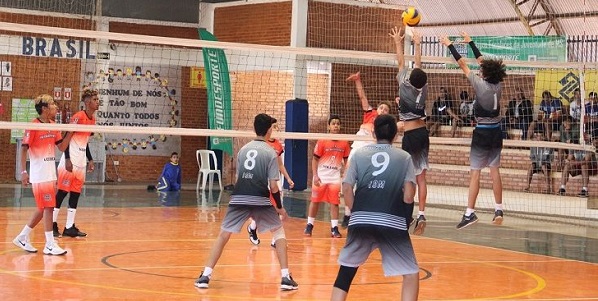 Desenvolvimento do vôlei escolar é tema de curso on-line da Fundesporte