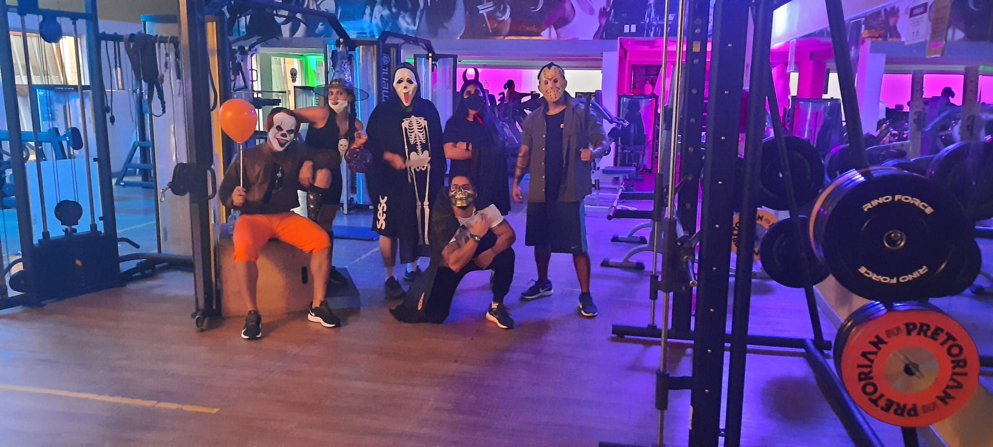 Academia do Sesc convida alunos a treinarem fantasiados