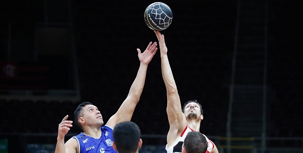 Estreia da nova temporada do NBB tem bola contra racismo