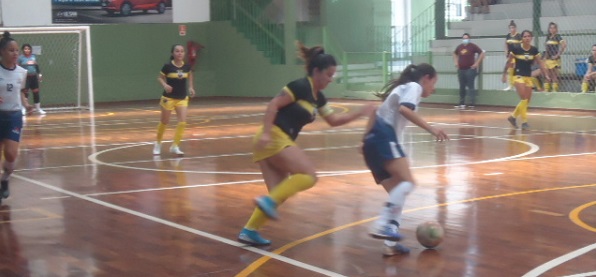 Rodada da Copa Pelezinho define semifinalistas do adulto 