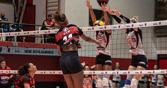 Superliga: Sesi Bauru vence Sesc Flamengo por 3 sets a 2
