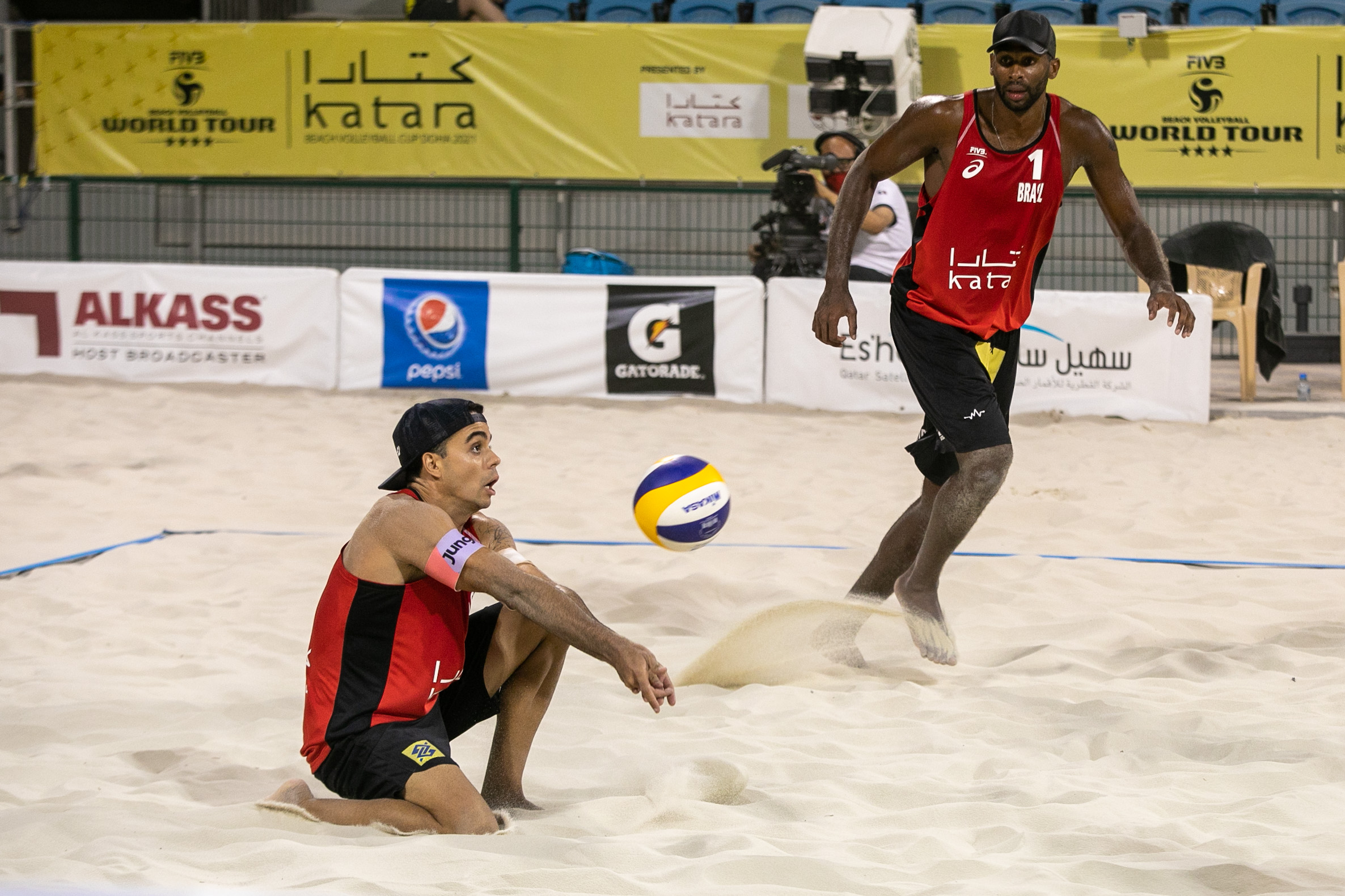 Evandro e Guto chegam à decisão em Doha