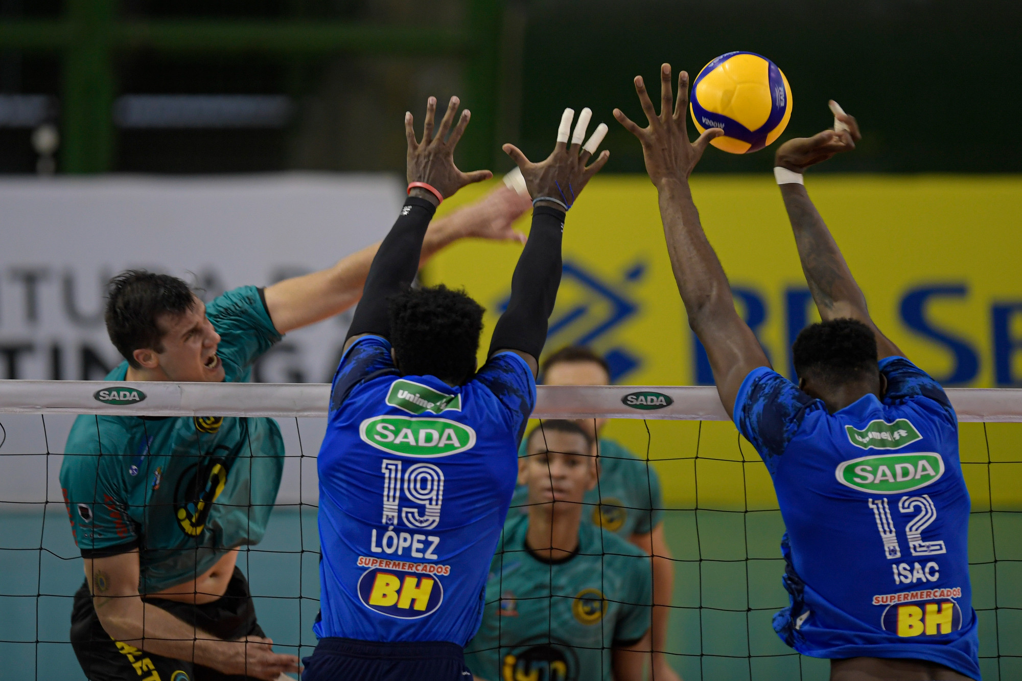 Sada Cruzeiro e Vôlei UM Itapetininga fazem jogo decisivo